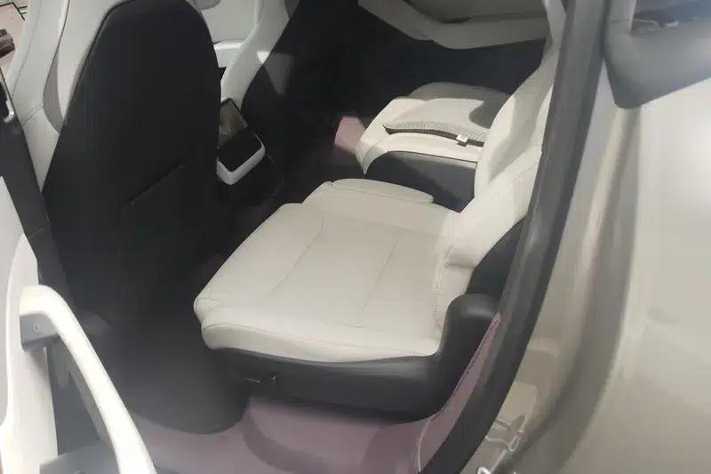 Model Y L 2026 Standard Edition — миниатюра 15