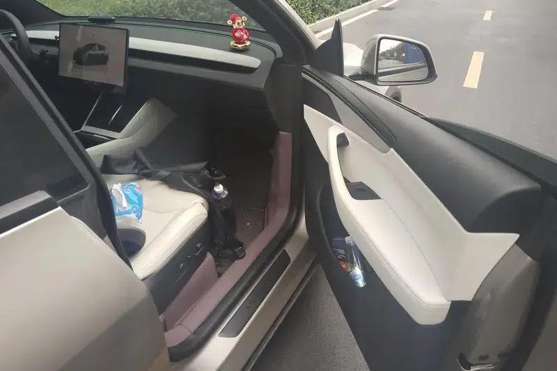 Model Y L 2026 Standard Edition — миниатюра 16