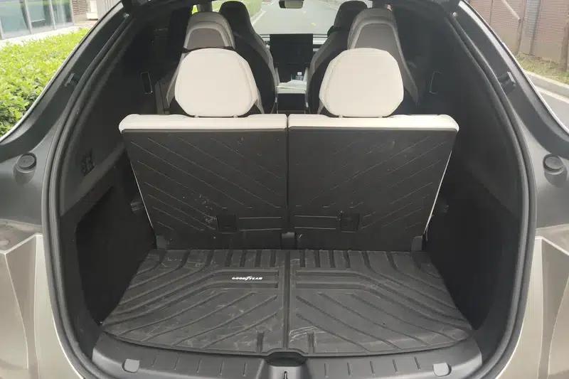 Model Y L 2026 Standard Edition — миниатюра 17