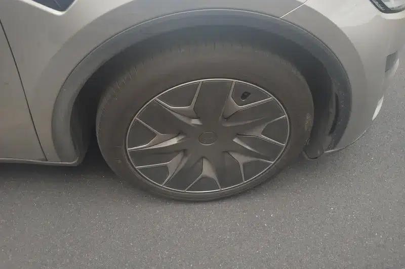 Model Y L 2026 Standard Edition — миниатюра 8