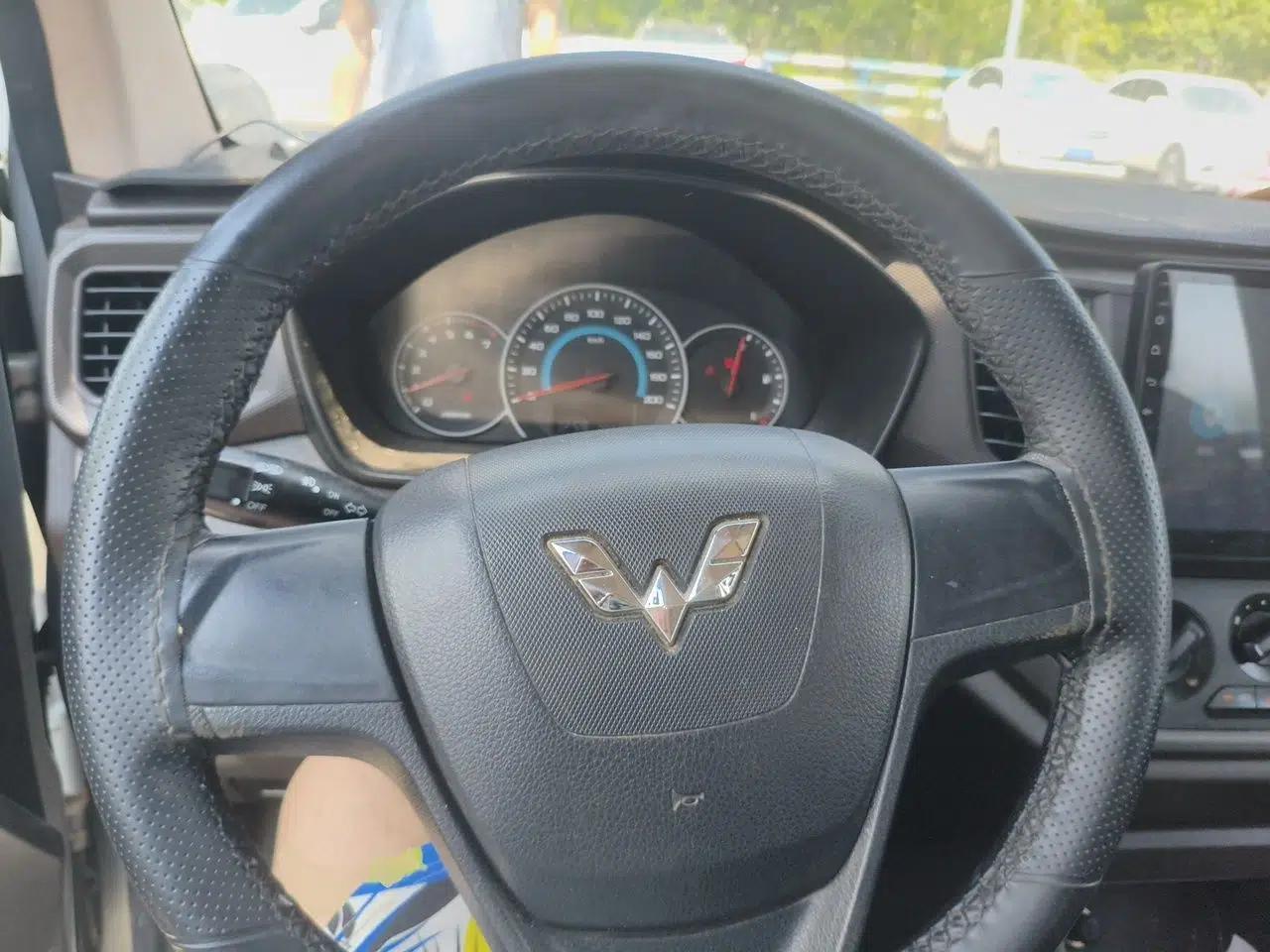 Wuling Hongguang V 2019 1.5L Standard Version L2B — миниатюра 10