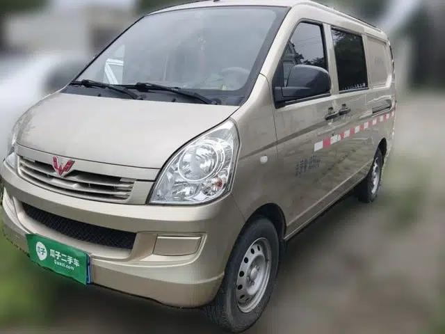Wuling Rongguang Wuling Hongguang S closed-body van, 1.5-liter, 3+2 seats, manual transmission