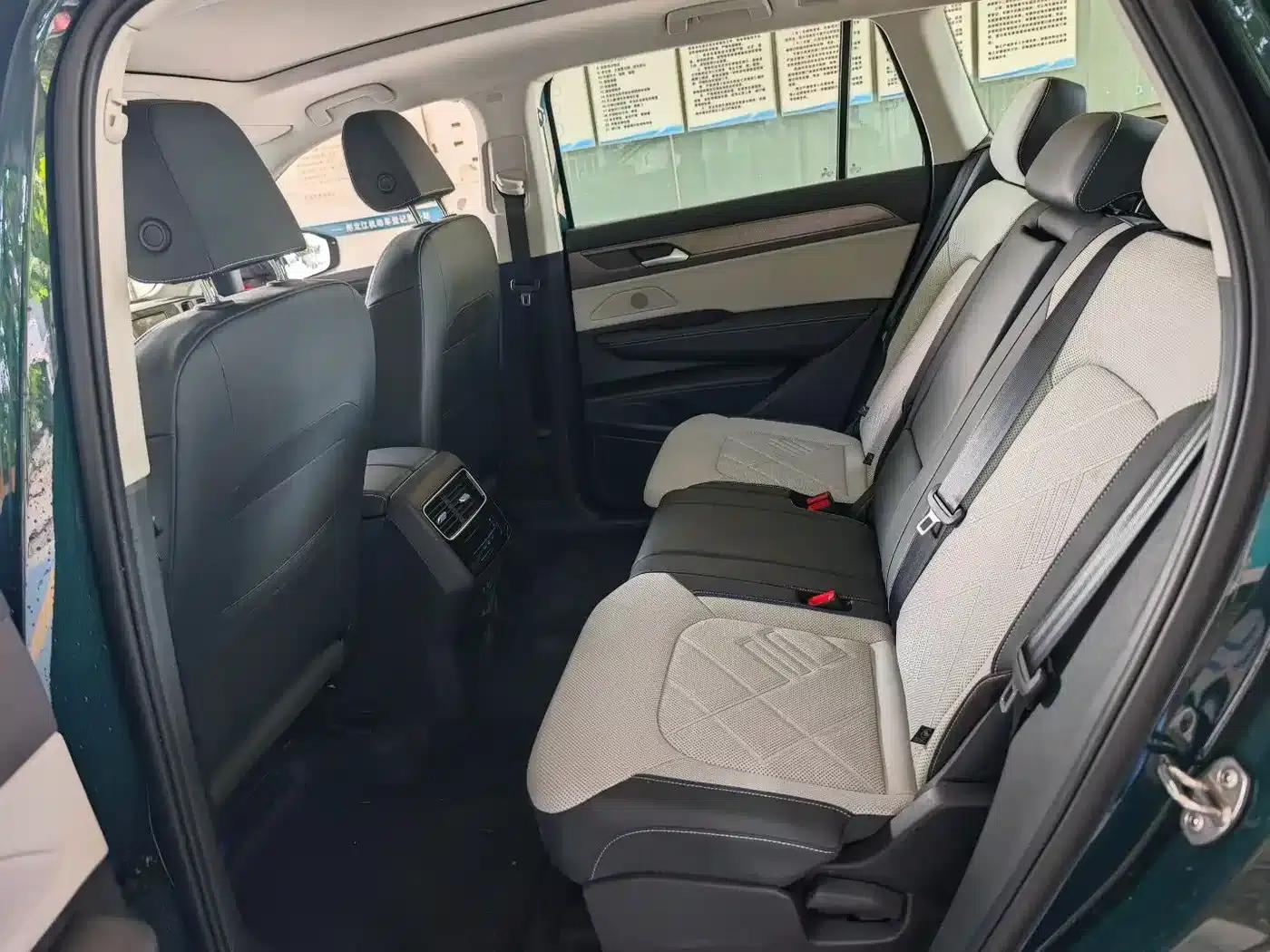 2026 Range Rover 450TSI AWD Supreme — миниатюра 3