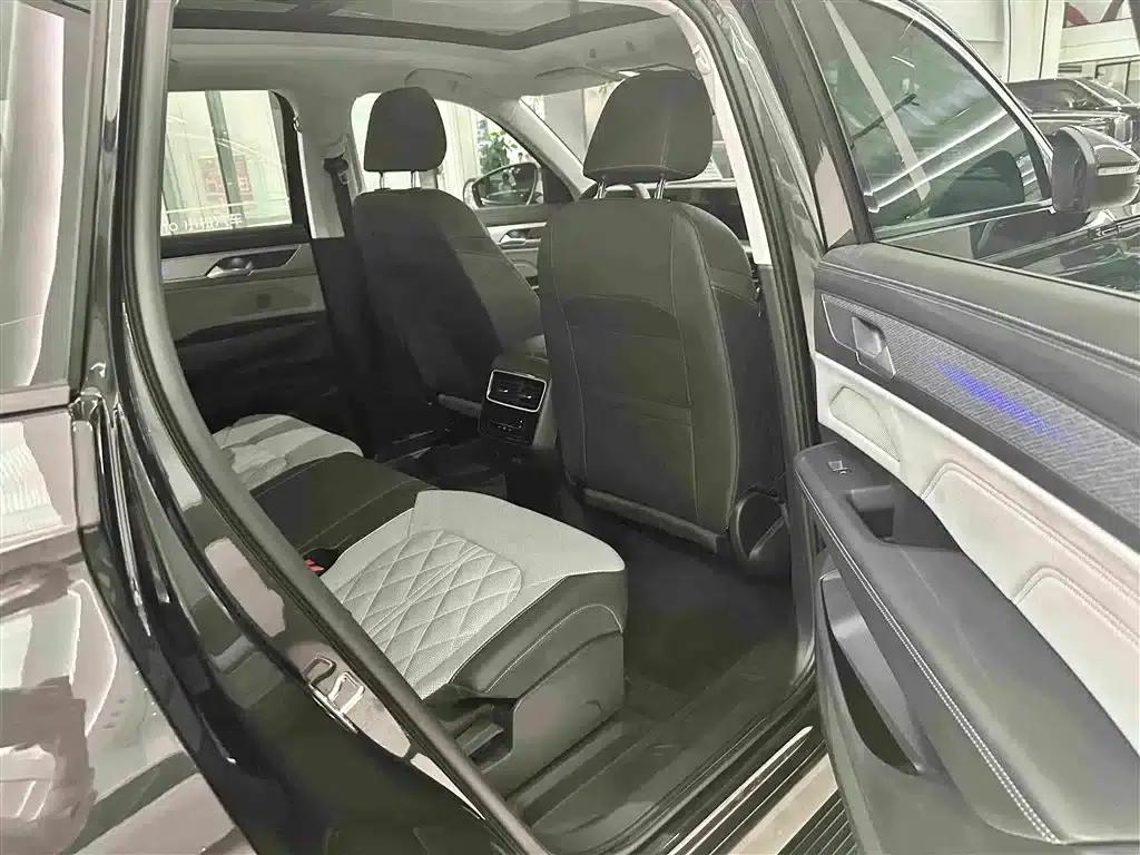 2024 Range Rover 380TSI AWD R-Line Cruiser — миниатюра 14