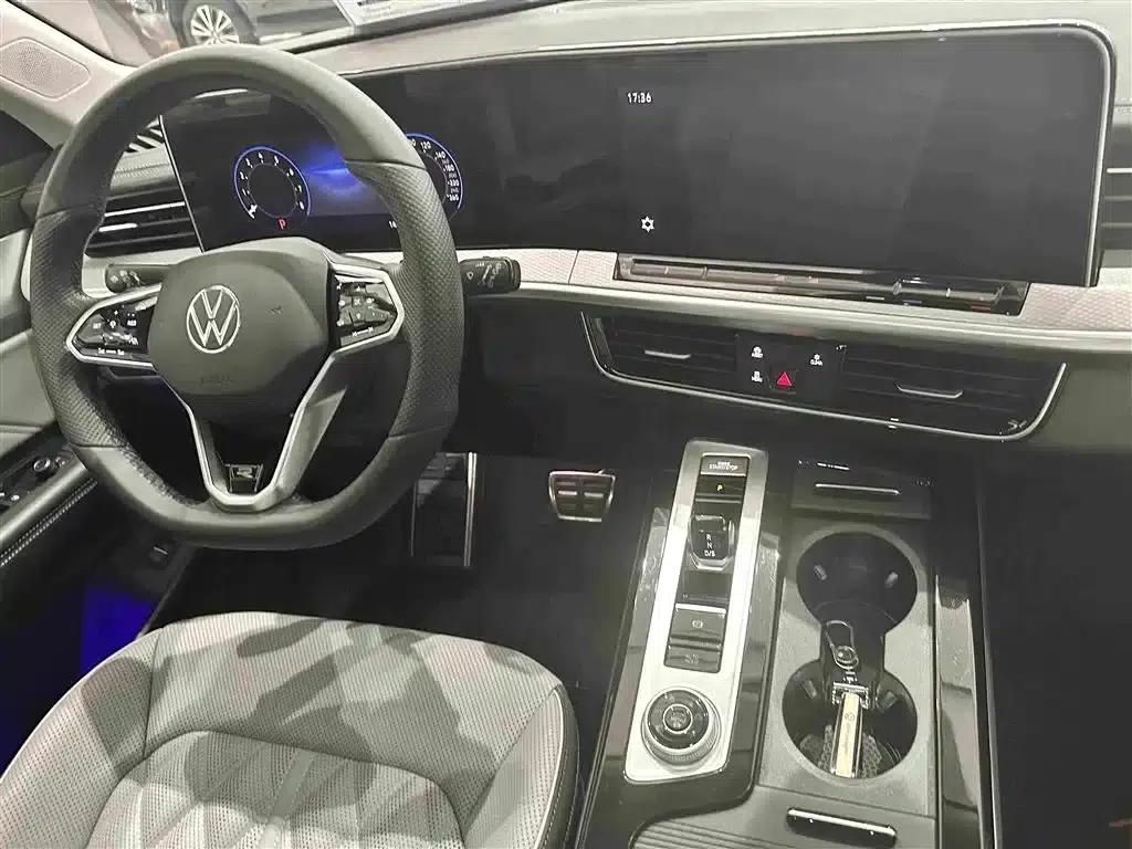2024 Range Rover 380TSI AWD R-Line Cruiser — миниатюра 15