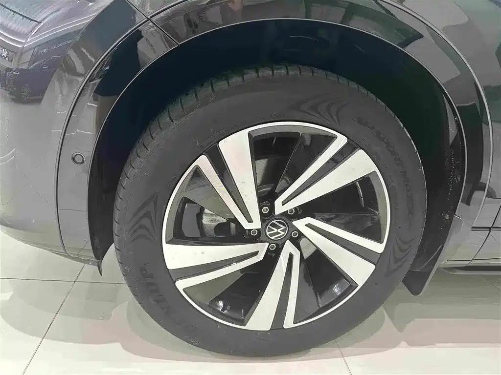 2024 Range Rover 380TSI AWD R-Line Cruiser — миниатюра 4
