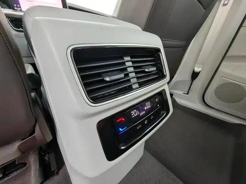 2023 Range Rover 380TSI AWD R-Line Cruiser — миниатюра 25