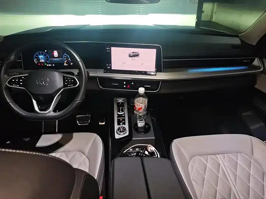 2024 Range Rover Facelift 380TSI AWD R-Line Cruiser - All-People Edition — миниатюра 12