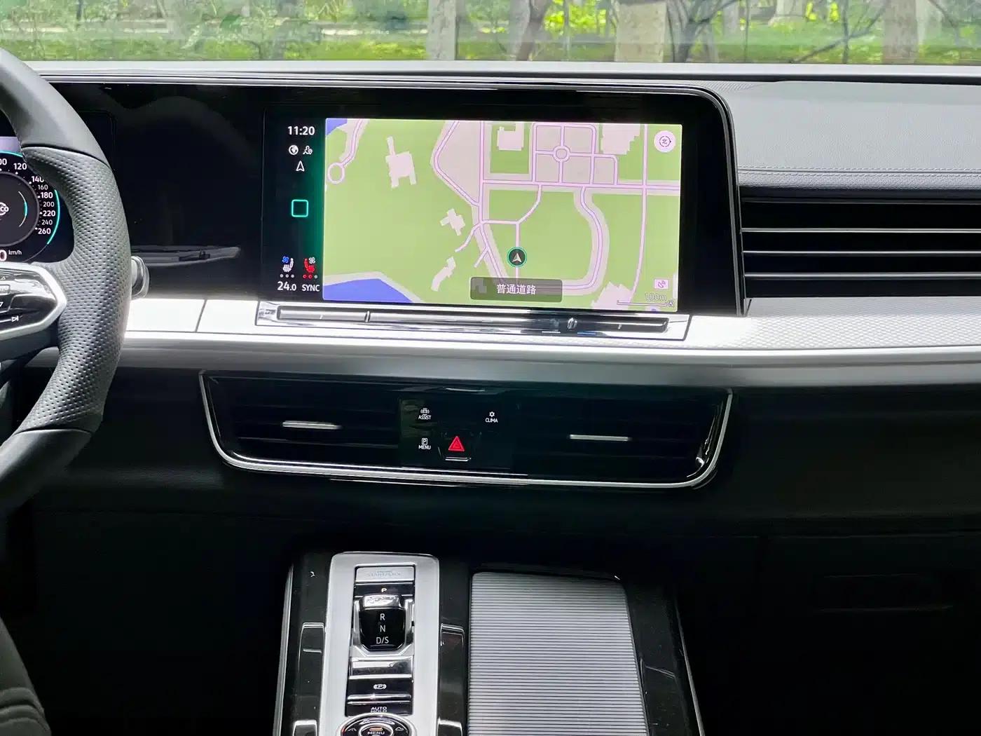 2024 Range Rover 380TSI AWD R-Line Black Knight Edition — миниатюра 25