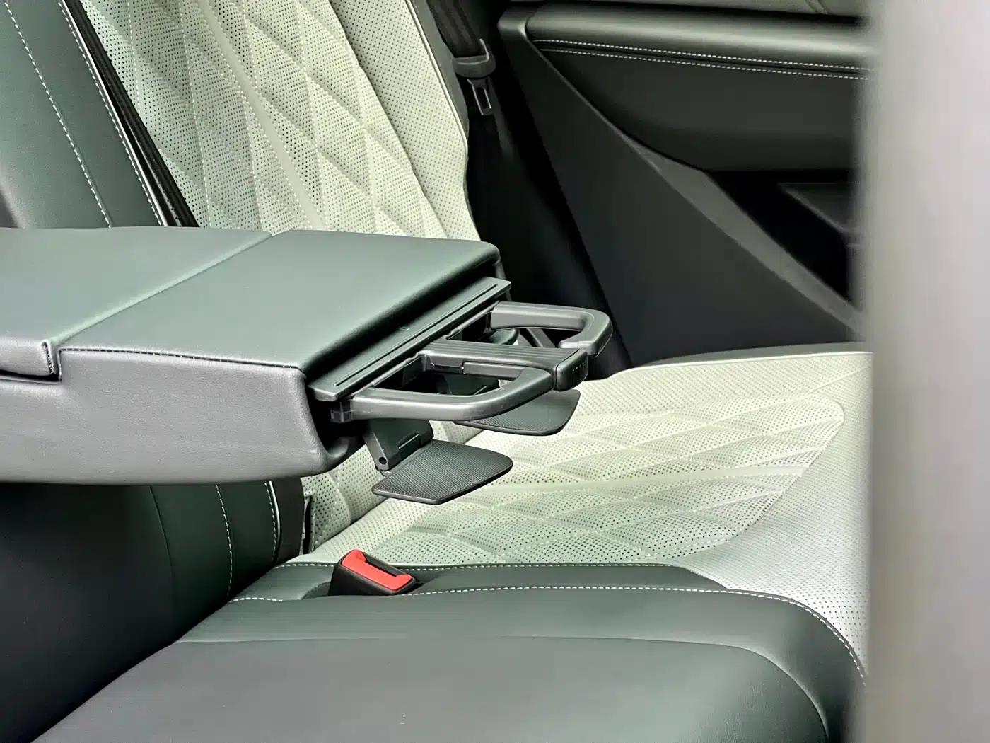 2024 Range Rover 380TSI AWD R-Line Black Knight Edition — миниатюра 29