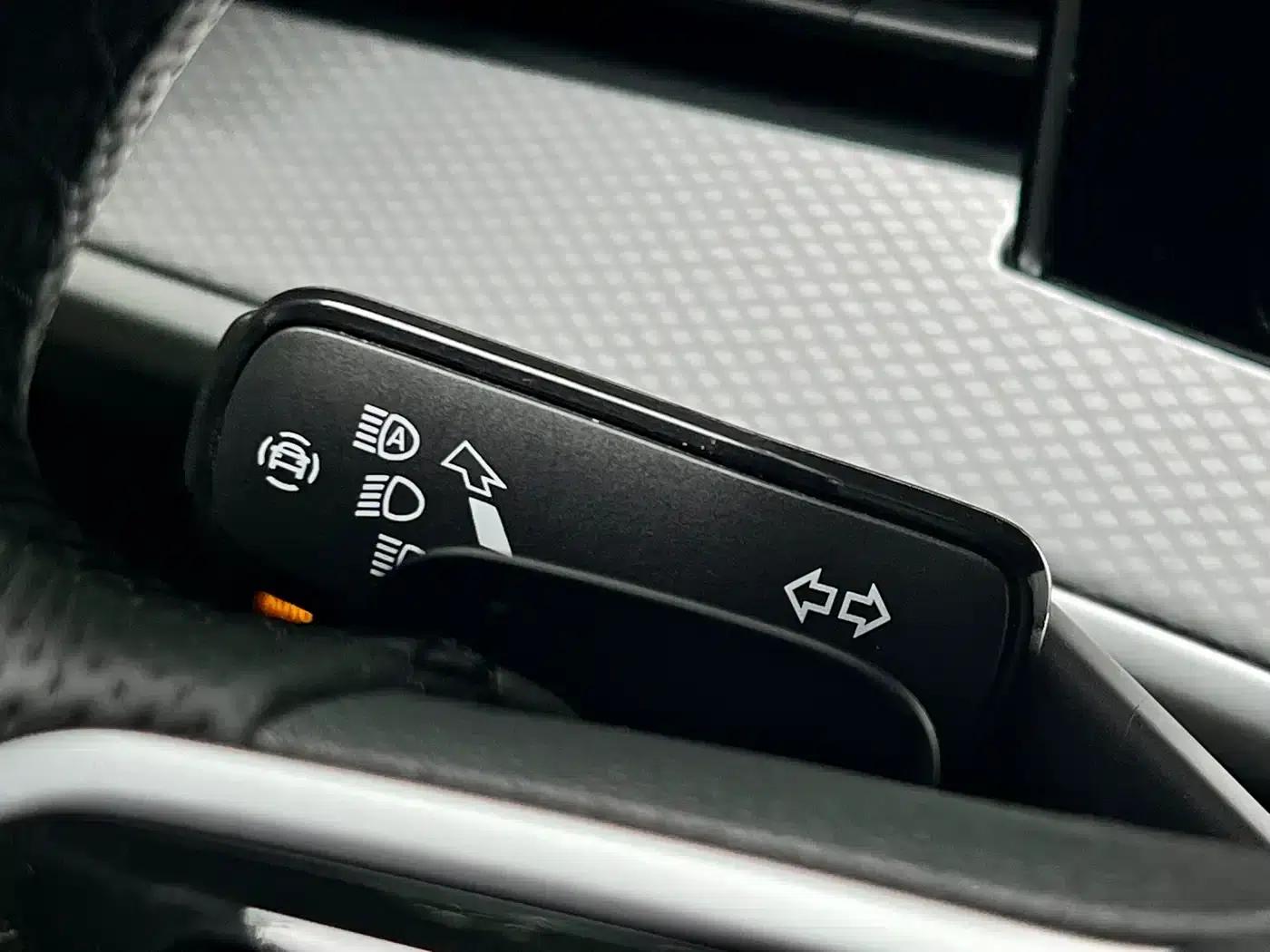 2024 Range Rover 380TSI AWD R-Line Black Knight Edition — миниатюра 34