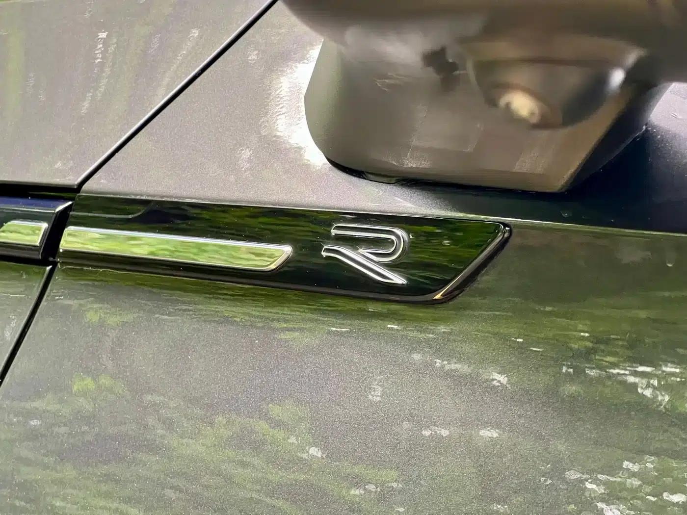 2024 Range Rover 380TSI AWD R-Line Black Knight Edition — миниатюра 37