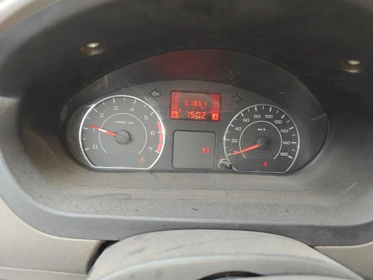 Wuling Rongguang V 2016 1.5L Practical Version — миниатюра 11