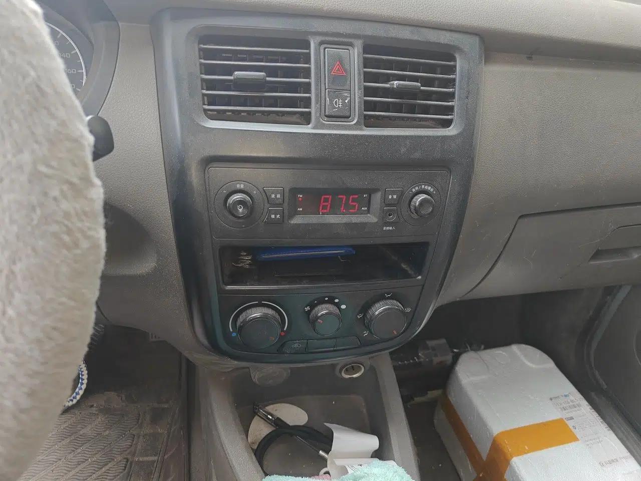 Wuling Rongguang V 2016 1.5L Practical Version — миниатюра 13