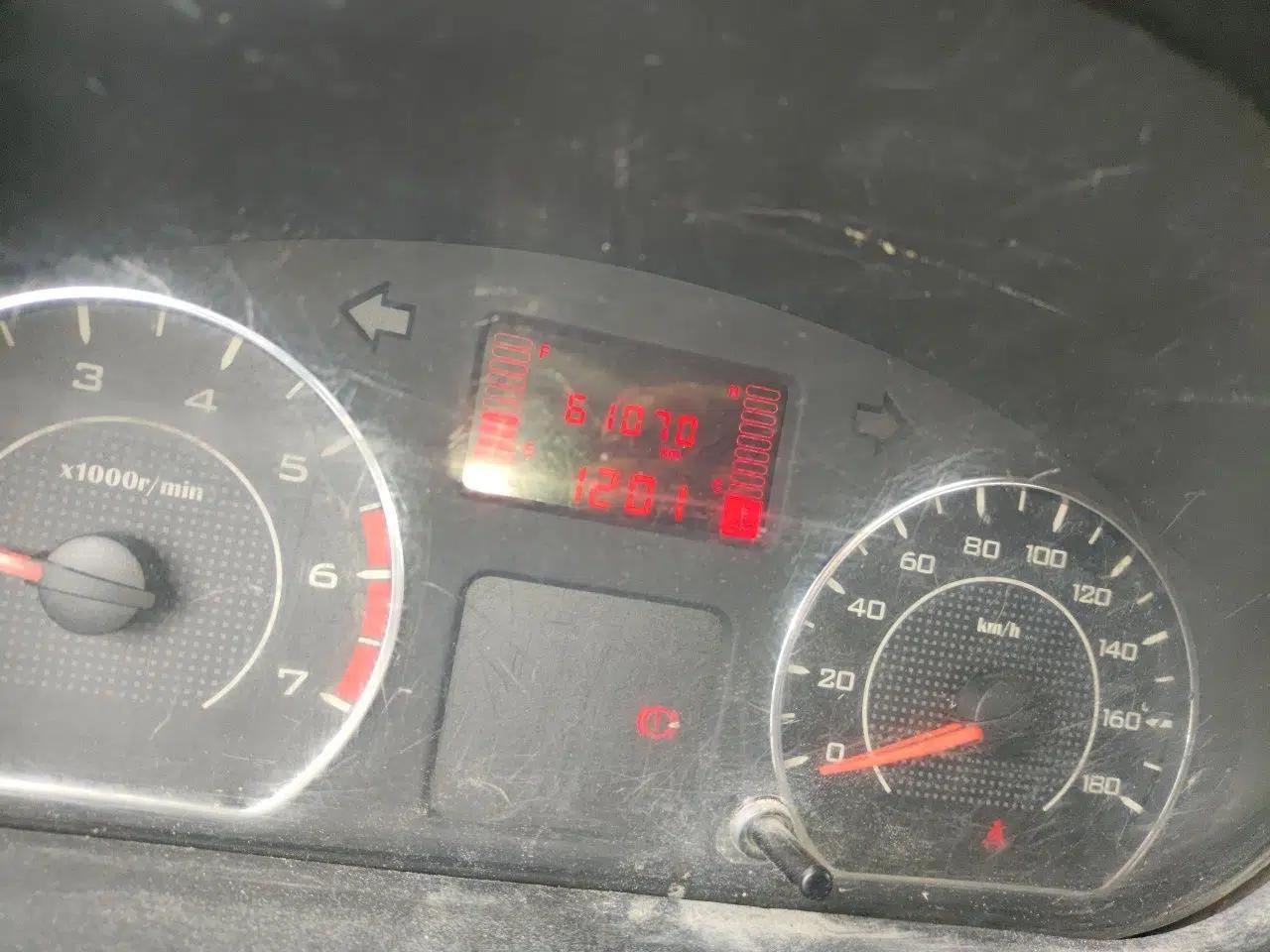 Wuling Rongguang V 2016 1.5L Practical Version Non-Power-Assisted — миниатюра 12
