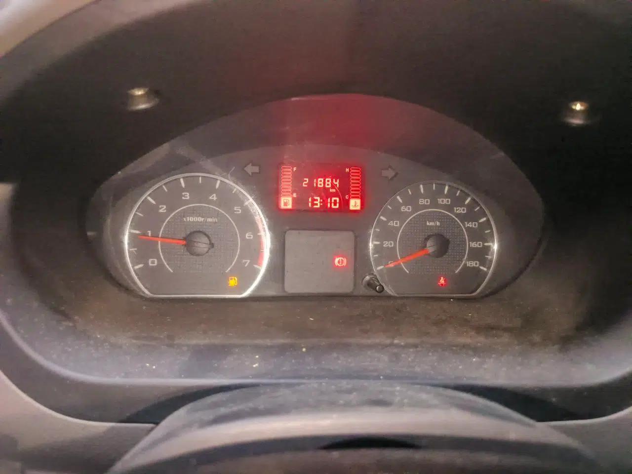 Wuling Rongguang V 2015 1.2L Practical Model — миниатюра 11
