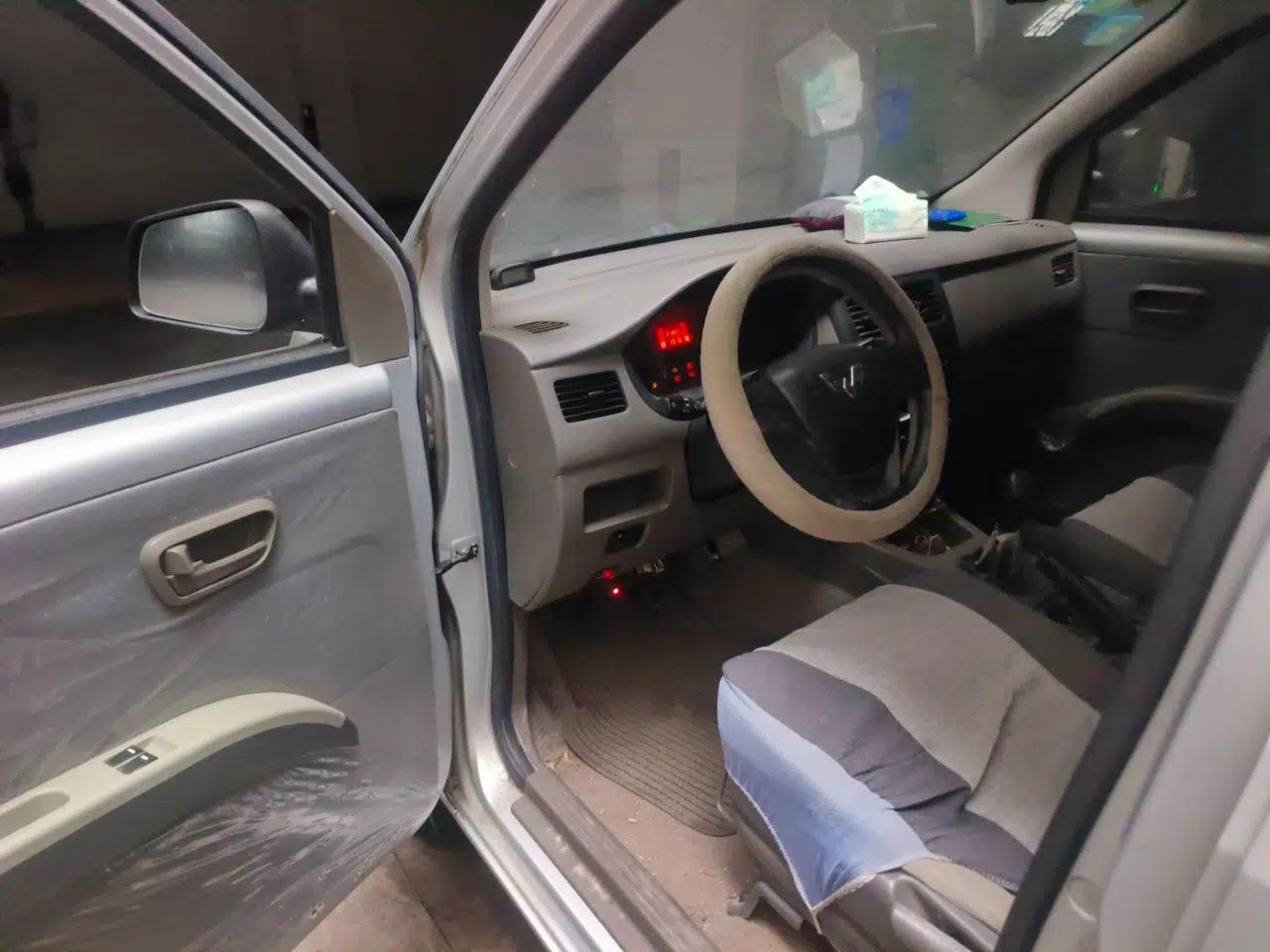 Wuling Rongguang V 2015 1.2L Practical Model — миниатюра 16