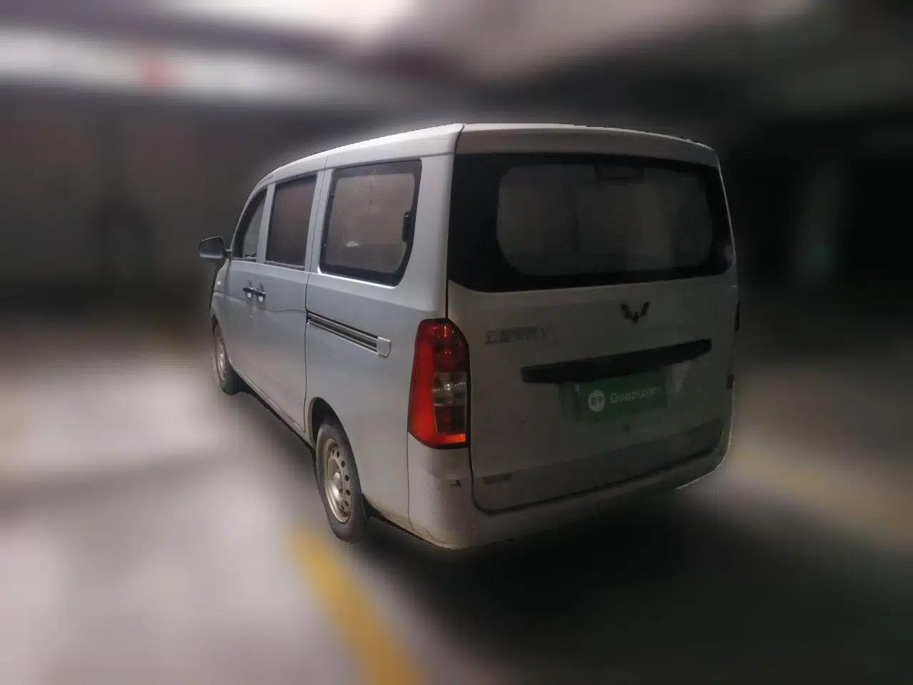 Wuling Rongguang V 2015 1.2L Practical Model — миниатюра 4