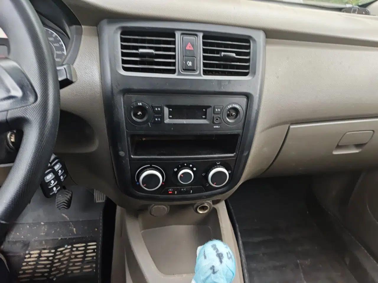 Wuling Rongguang V 2018 1.5L Practical Version — миниатюра 13