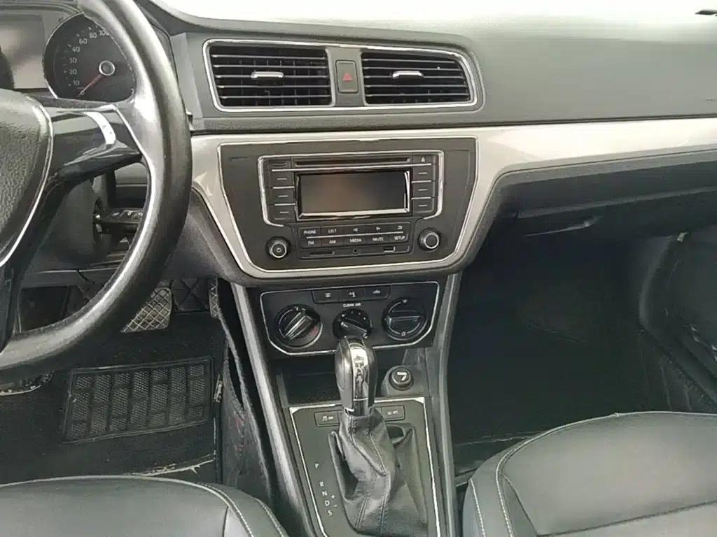 Lavida Gran Turismo 2015 1.6L Automatic Comfort Edition — миниатюра 13