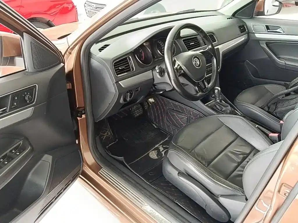 Lavida Gran Turismo 2015 1.6L Automatic Comfort Edition — миниатюра 16