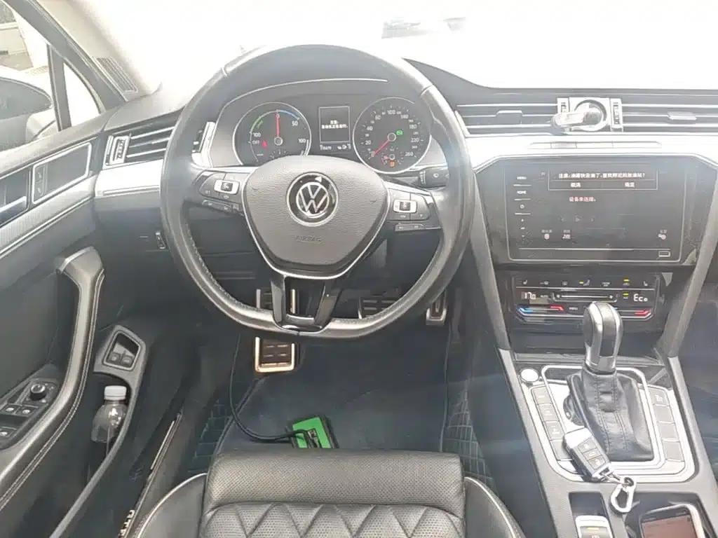 2020 Volkswagen Passat PHEV GTE Luxury Edition — миниатюра 11