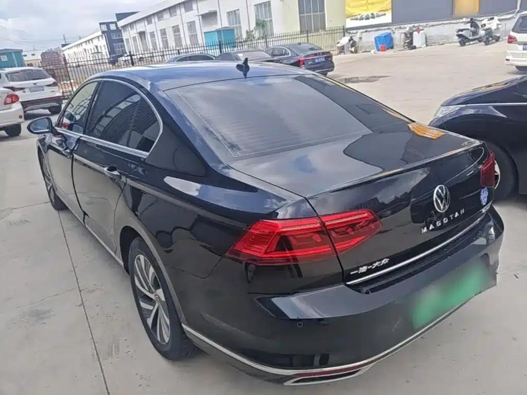 2020 Volkswagen Passat PHEV GTE Luxury Edition — миниатюра 5