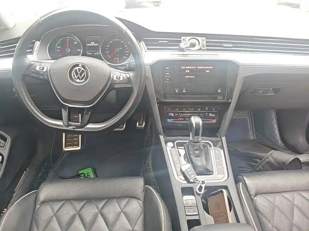 2020 Volkswagen Passat PHEV GTE Luxury Edition — миниатюра 10