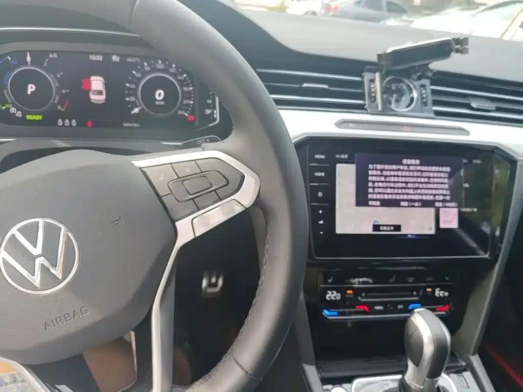 2022 Volkswagen Passat PHEV GTE Luxury Edition — миниатюра 16