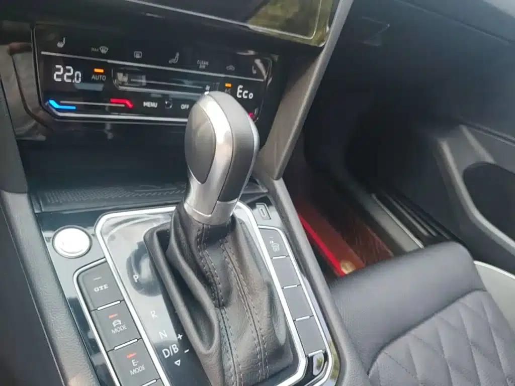 2022 Volkswagen Passat PHEV GTE Luxury Edition — миниатюра 21