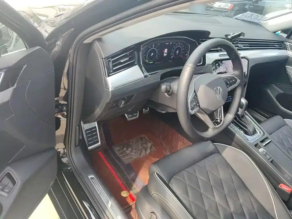 2022 Volkswagen Passat PHEV GTE Luxury Edition — миниатюра 23