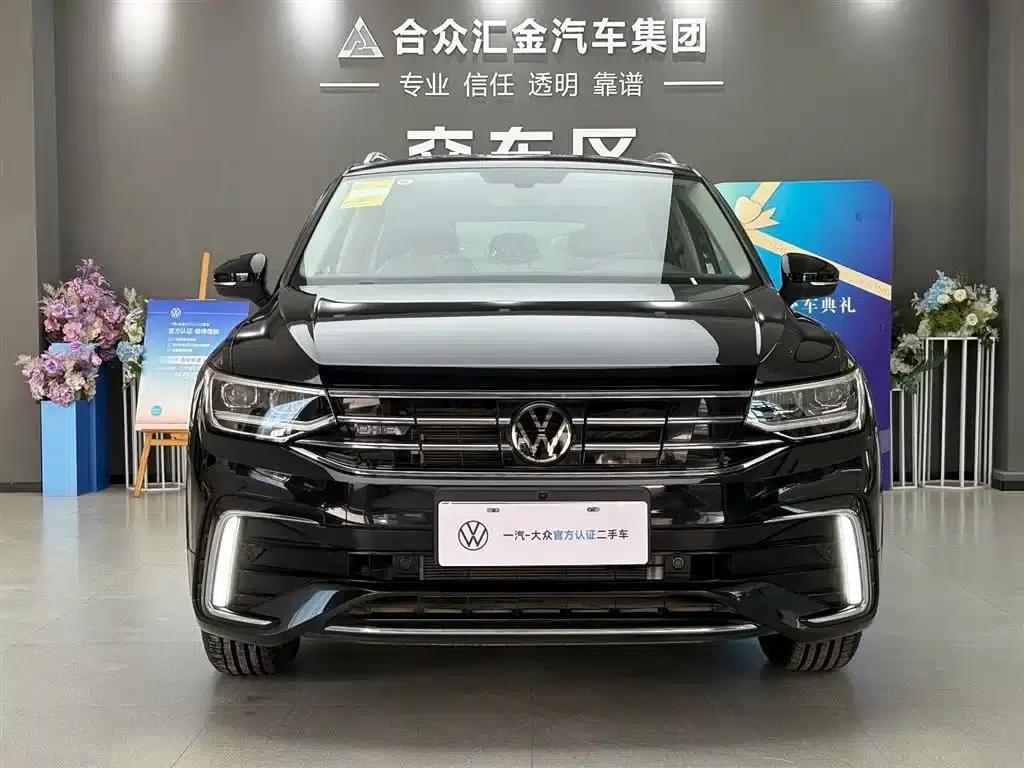 2023 Volkswagen Tiguan L Plug-in Hybrid 430PHEV Premium Edition — миниатюра 2