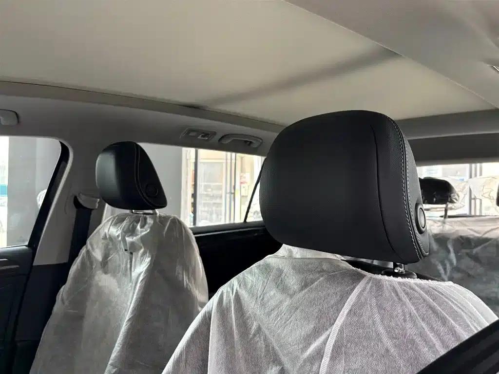 2023 Volkswagen Tiguan L Plug-in Hybrid 430PHEV Premium Edition — миниатюра 17