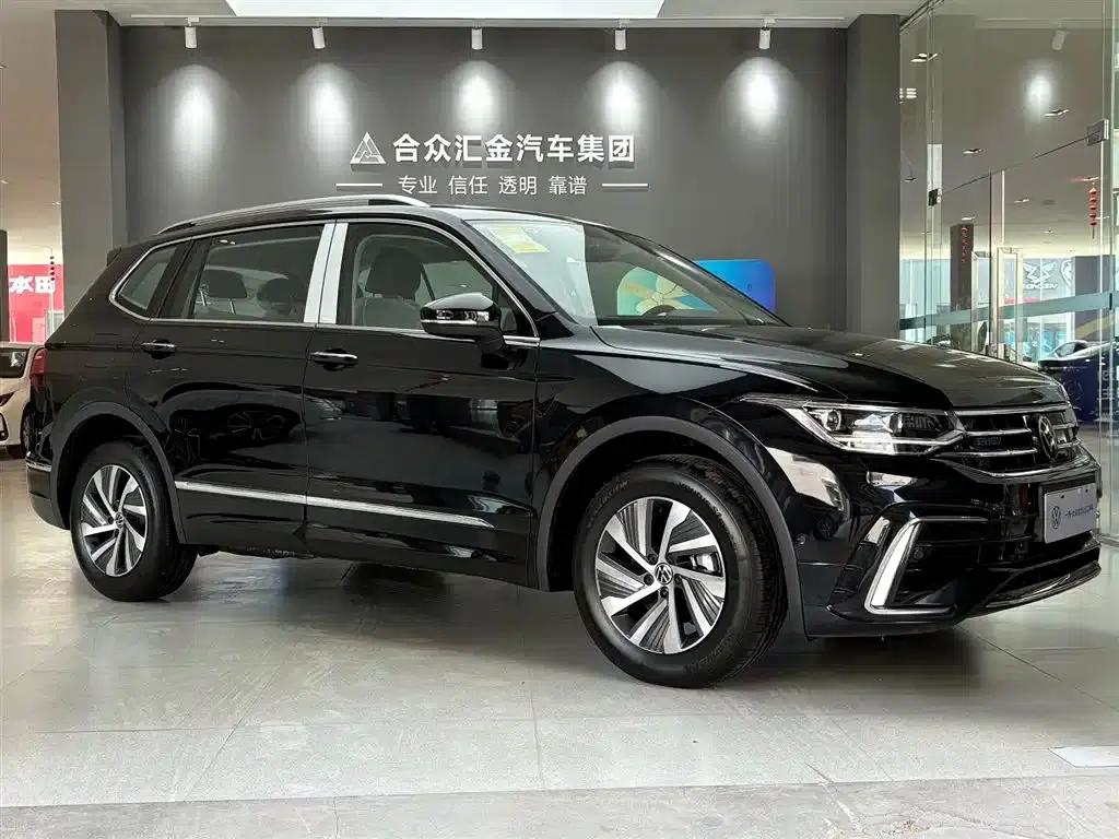2023 Volkswagen Tiguan L Plug-in Hybrid 430PHEV Premium Edition — миниатюра 3