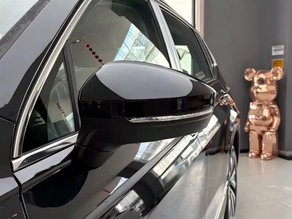 2023 Volkswagen Tiguan L Plug-in Hybrid 430PHEV Premium Edition — миниатюра 8