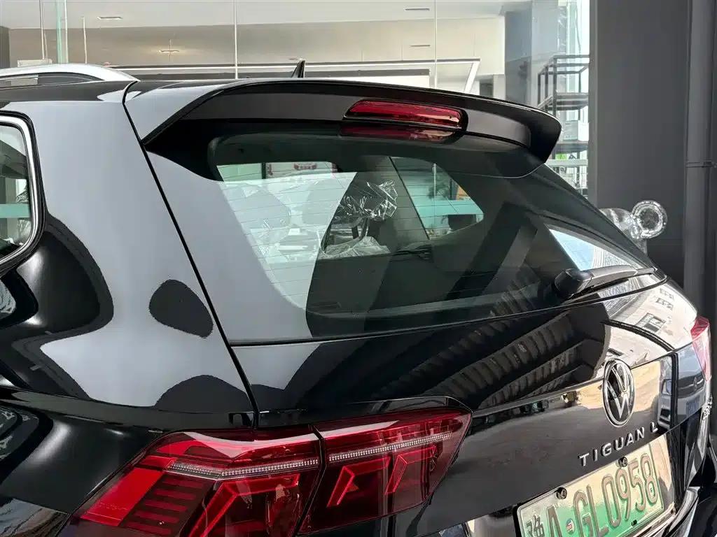 2023 Volkswagen Tiguan L Plug-in Hybrid 430PHEV Premium Edition — миниатюра 10