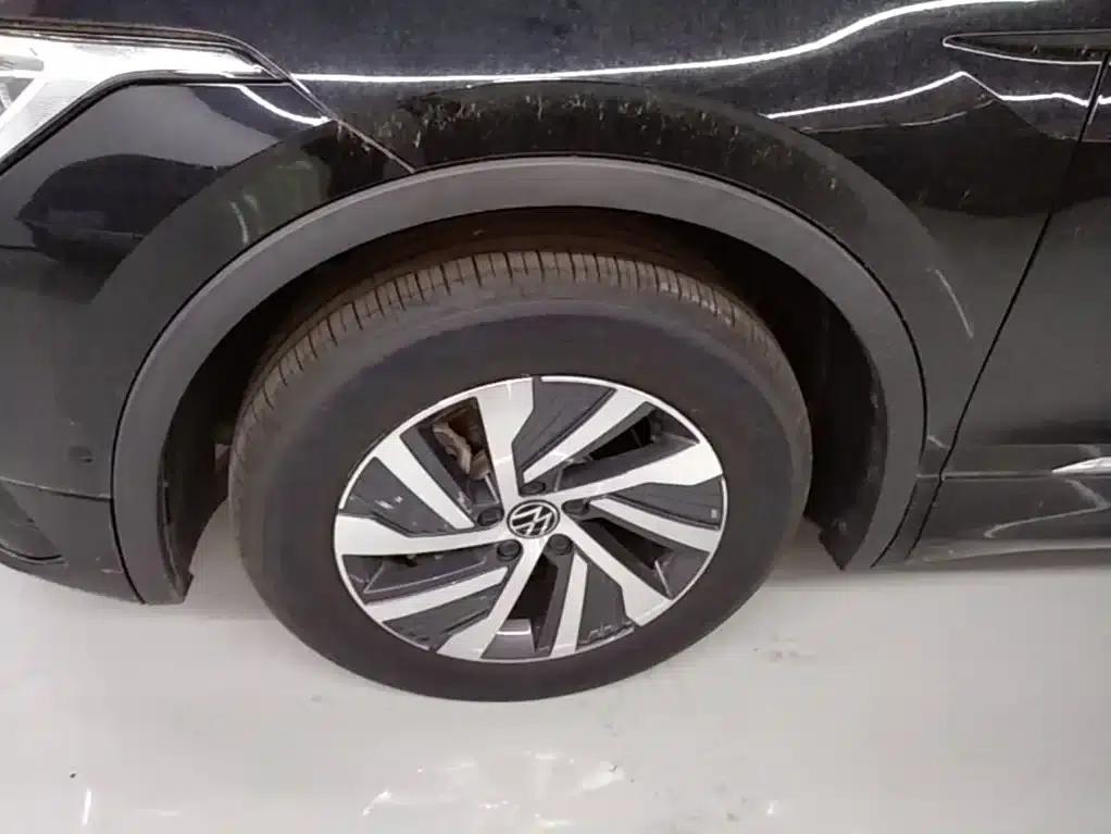 2023 Volkswagen Tiguan L Plug-in Hybrid 430PHEV Premium Edition — миниатюра 23