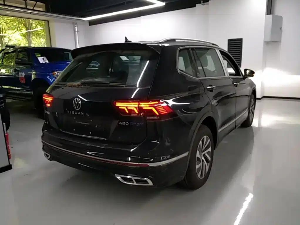 2023 Volkswagen Tiguan L Plug-in Hybrid 430PHEV Premium Edition — миниатюра 7