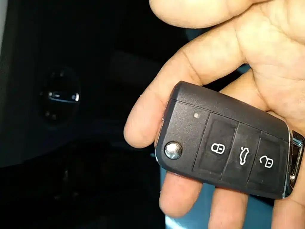 2023 Volkswagen Tiguan L Plug-in Hybrid 430PHEV Premium Edition — миниатюра 9