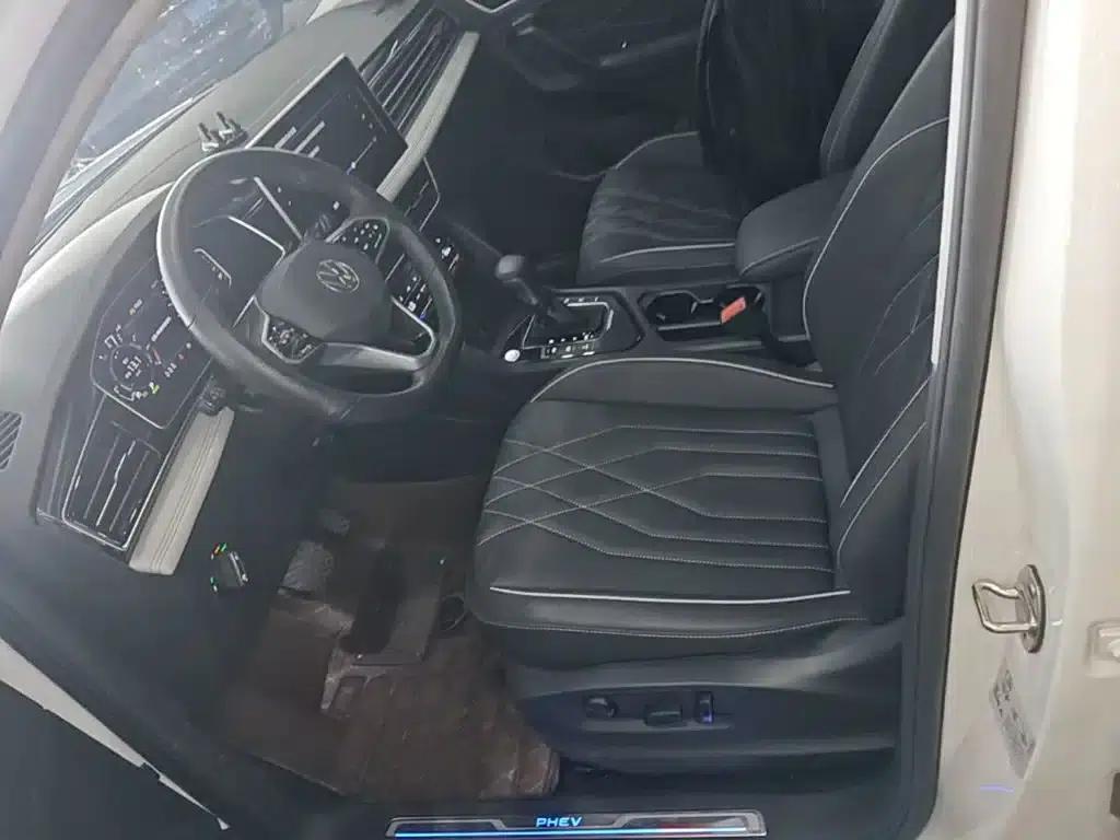 2023 Volkswagen Tiguan L Plug-in Hybrid 430PHEV Premium Edition — миниатюра 15