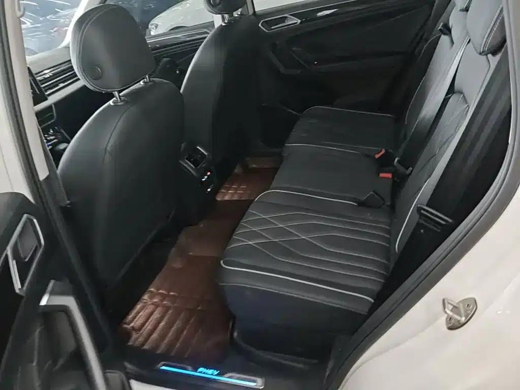 2023 Volkswagen Tiguan L Plug-in Hybrid 430PHEV Premium Edition — миниатюра 17