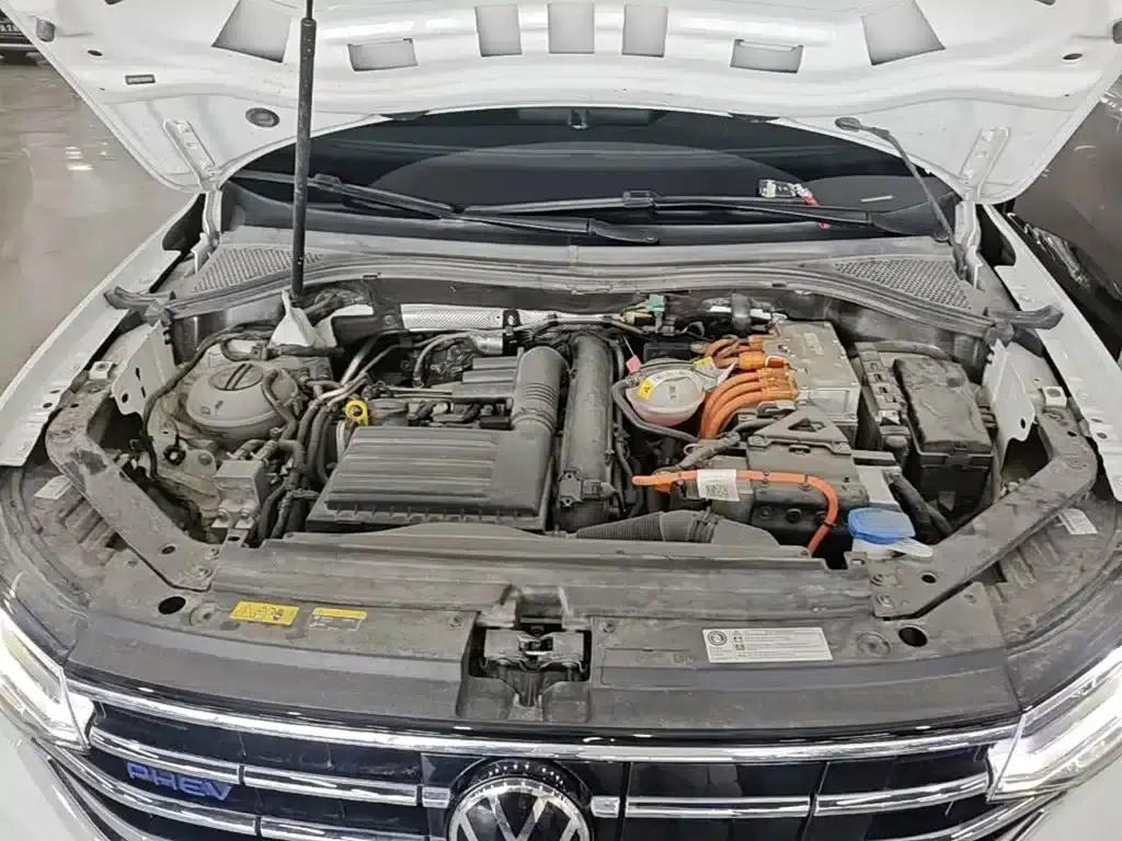 2023 Volkswagen Tiguan L Plug-in Hybrid 430PHEV Premium Edition — миниатюра 20