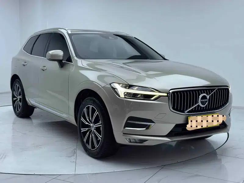 2018 Volvo XC60 T5 AWD Inscription Luxury Edition — миниатюра 3