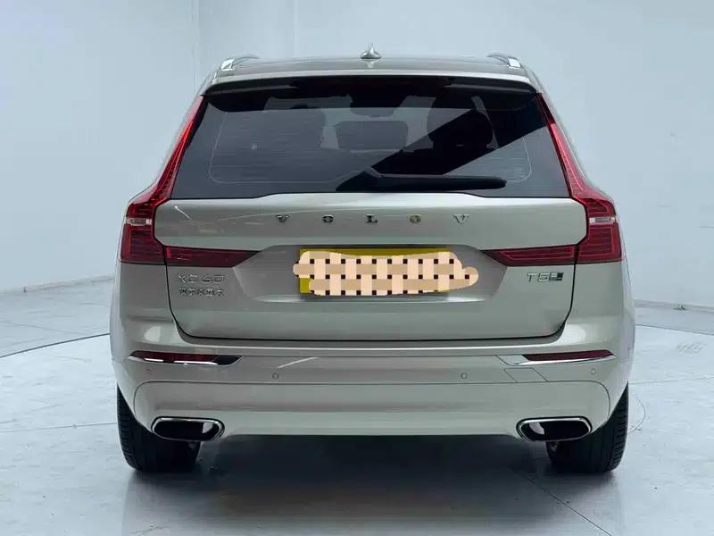 2018 Volvo XC60 T5 AWD Inscription Luxury Edition — миниатюра 5