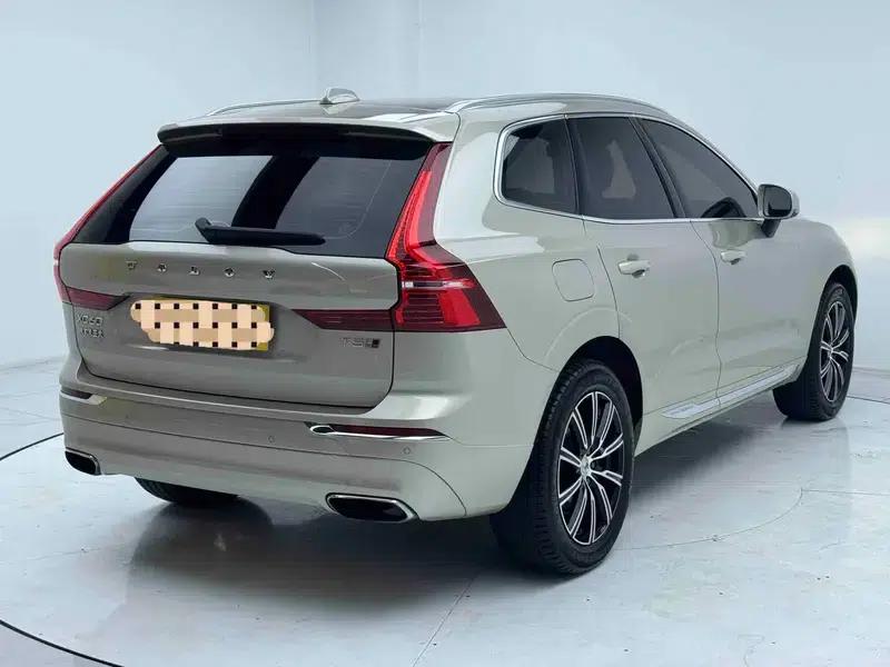 2018 Volvo XC60 T5 AWD Inscription Luxury Edition — миниатюра 6