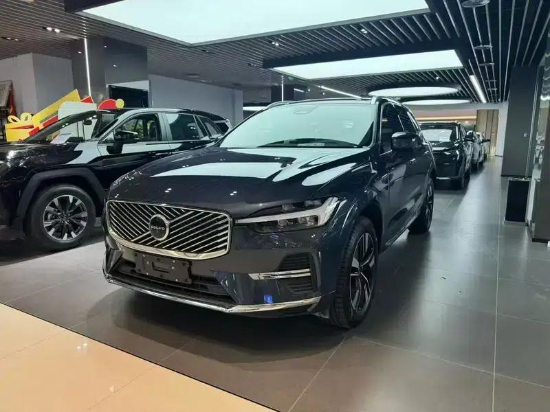 2026 Volvo XC60 B5 AWD Inscription Luxury Edition — миниатюра 1