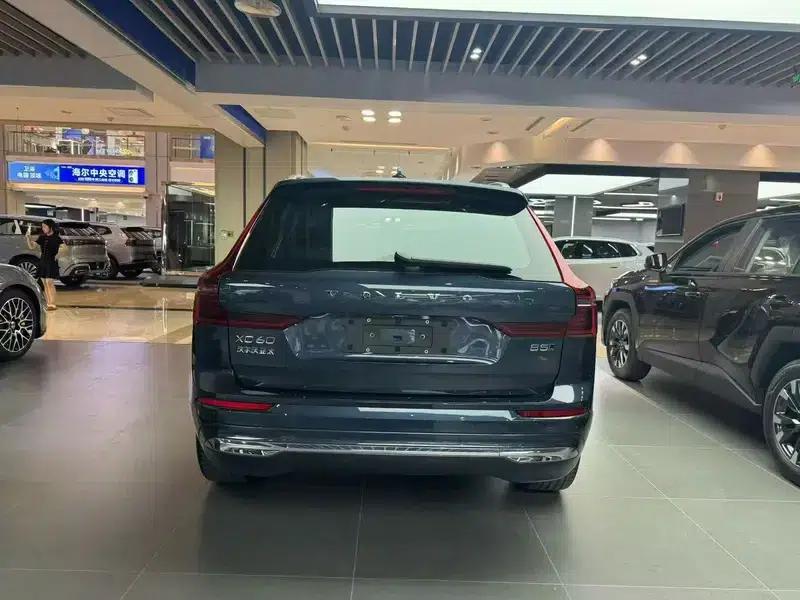2026 Volvo XC60 B5 AWD Inscription Luxury Edition — миниатюра 6
