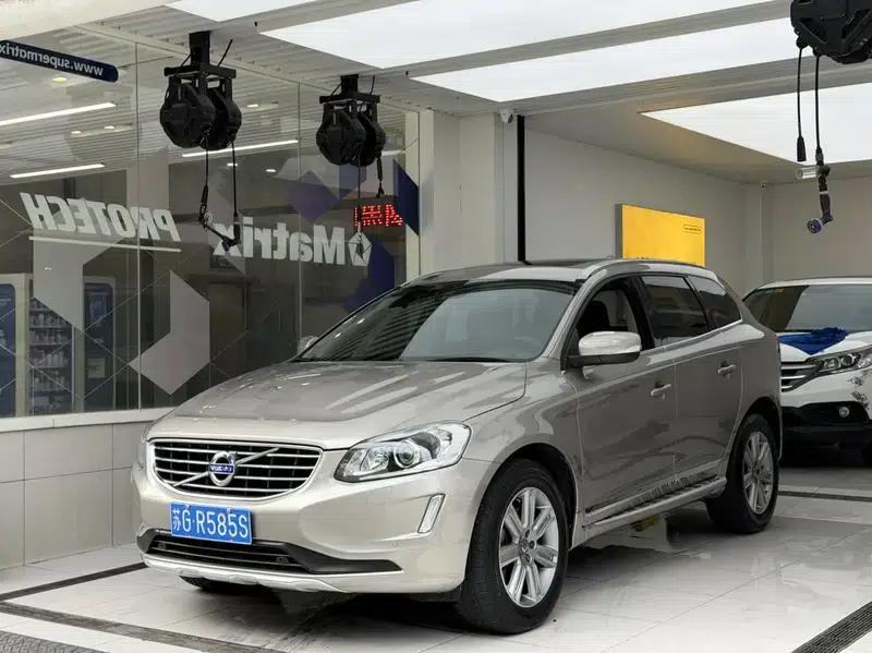 2015 Volvo XC60 T5 Smart Edition — миниатюра 1
