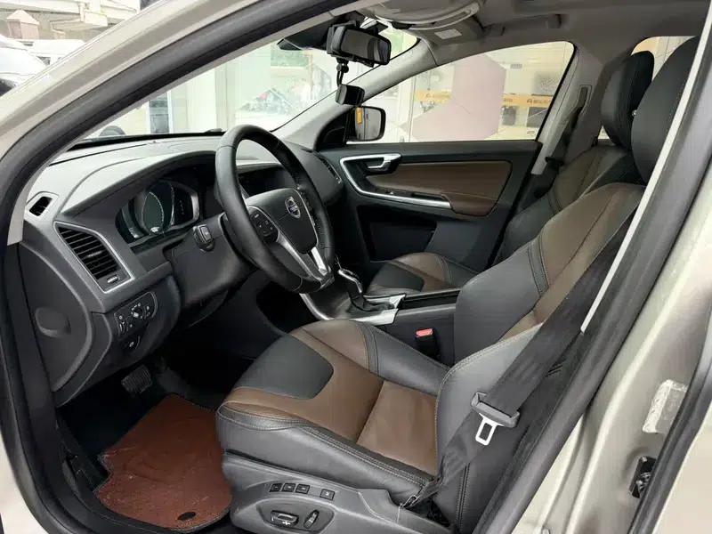 2015 Volvo XC60 T5 Smart Edition — миниатюра 15