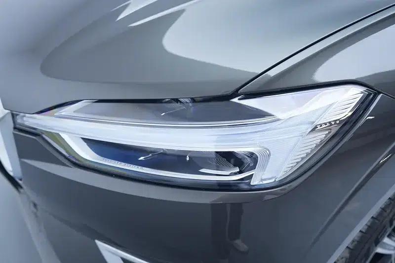 2020 Volvo XC60 T5 AWD Inscription Luxury Edition — миниатюра 12